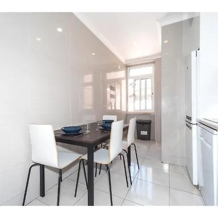 HOUZE_4 bedroom apt near Jardim Zoológico